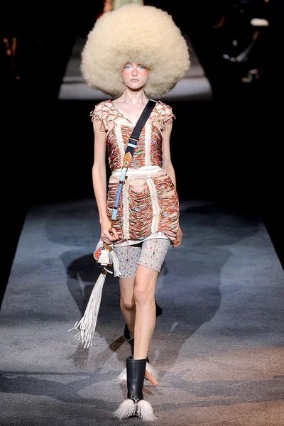 Look 50